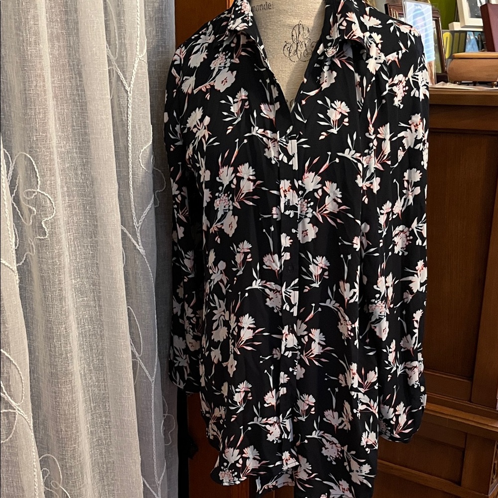 Banana Republic Black and White Floral Blouse Dillon Classic Fit L
